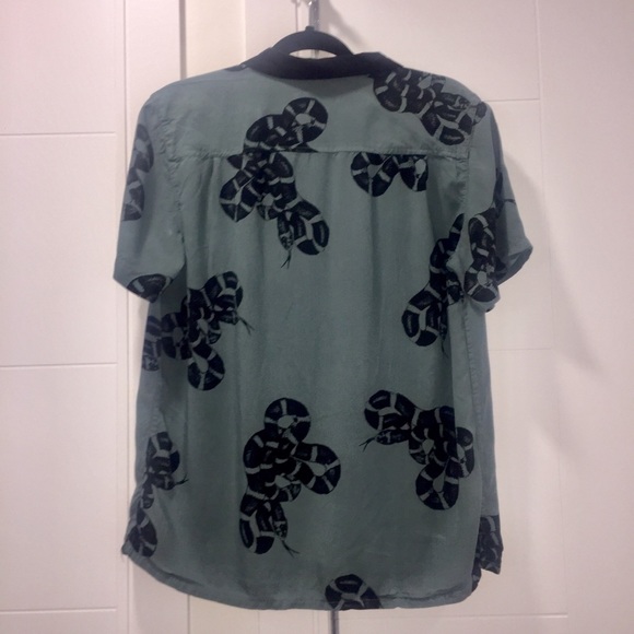 Urban Outfitters Snake Shirt - Picture 3 of 3